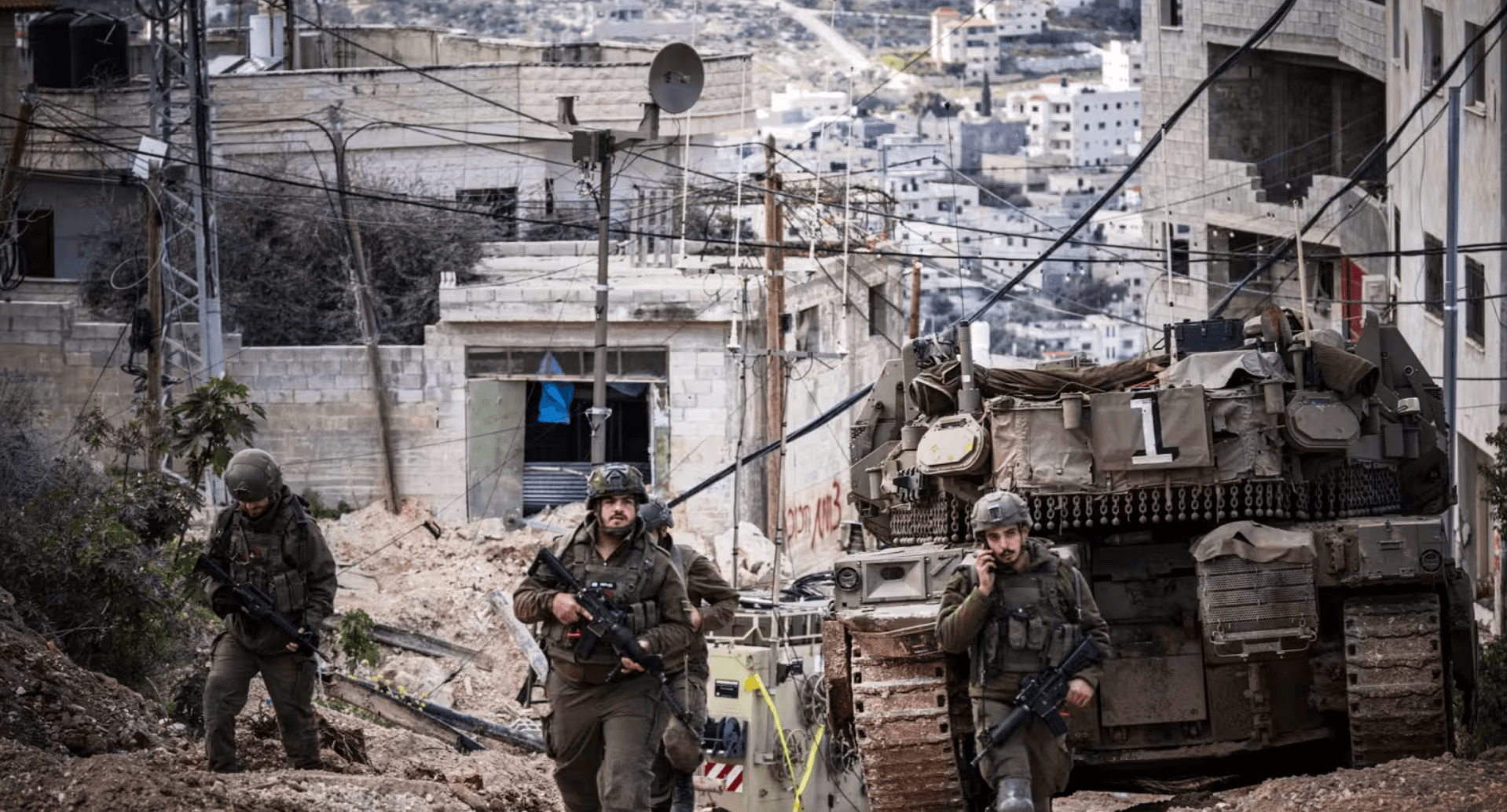 تقوم إسرائيل بتفكيك فلسطين